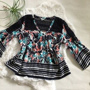 Crown & Ivy top lace size medium colorful